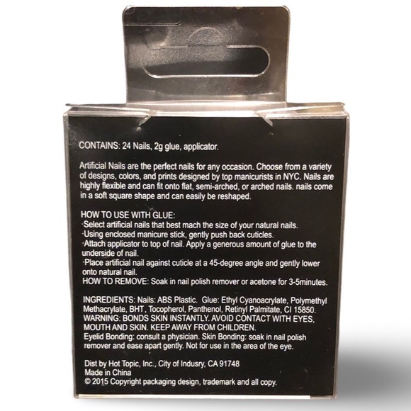 BLACK HEART 🖤 Iridescent Faux Nails - Picture 3 of 4